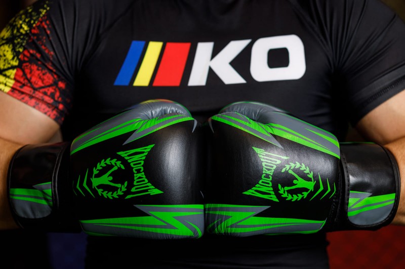 Cum aleg mărimea potrivită la mănuși de box: ghid complet și modele disponibile pe Knock-Out.ro