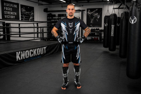 Care sunt beneficiile kickboxing-ului și cum alegi corect echipamentul?