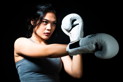 Beneficiile artelor marțiale pentru femei: Muay Thai